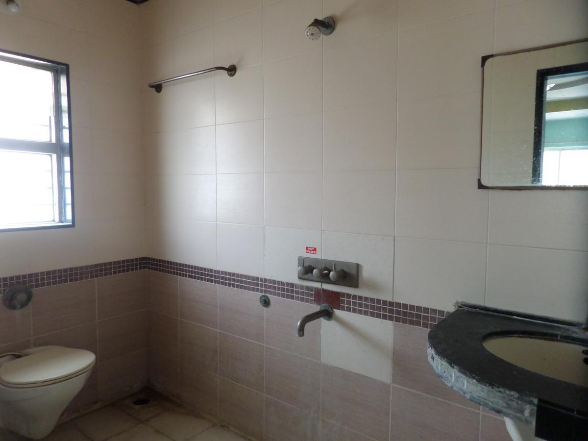 Hotel Sadanand Sāngli Buitenkant foto