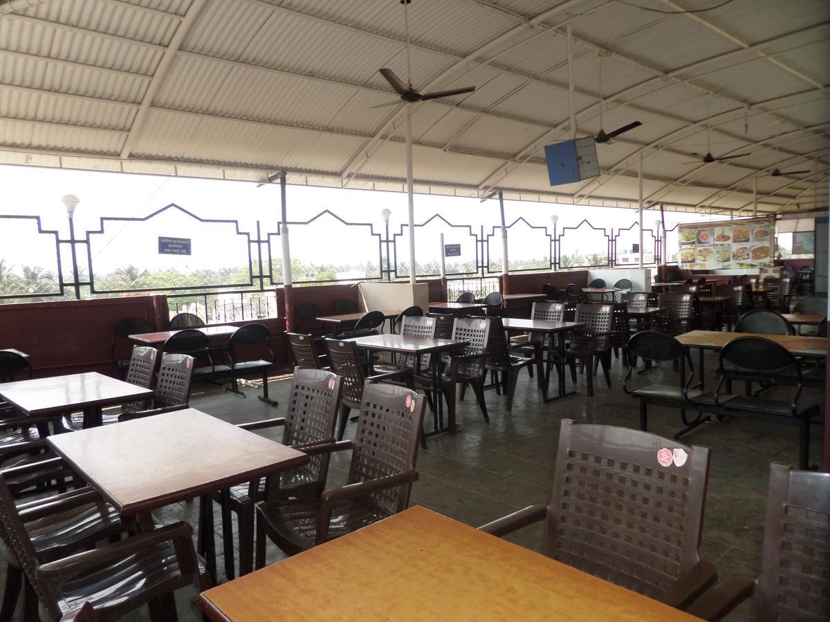 Hotel Sadanand Sāngli Buitenkant foto