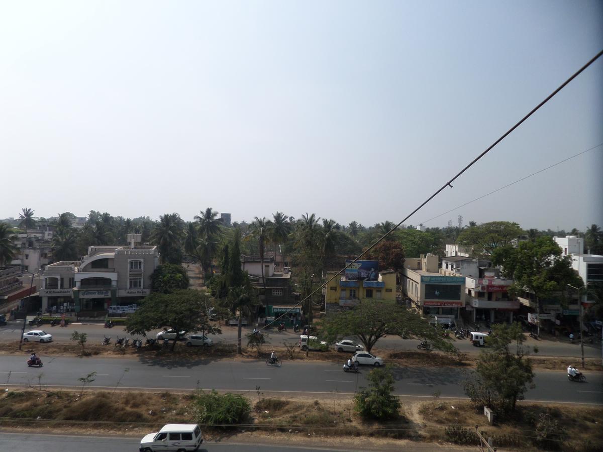 Hotel Sadanand Sāngli Buitenkant foto