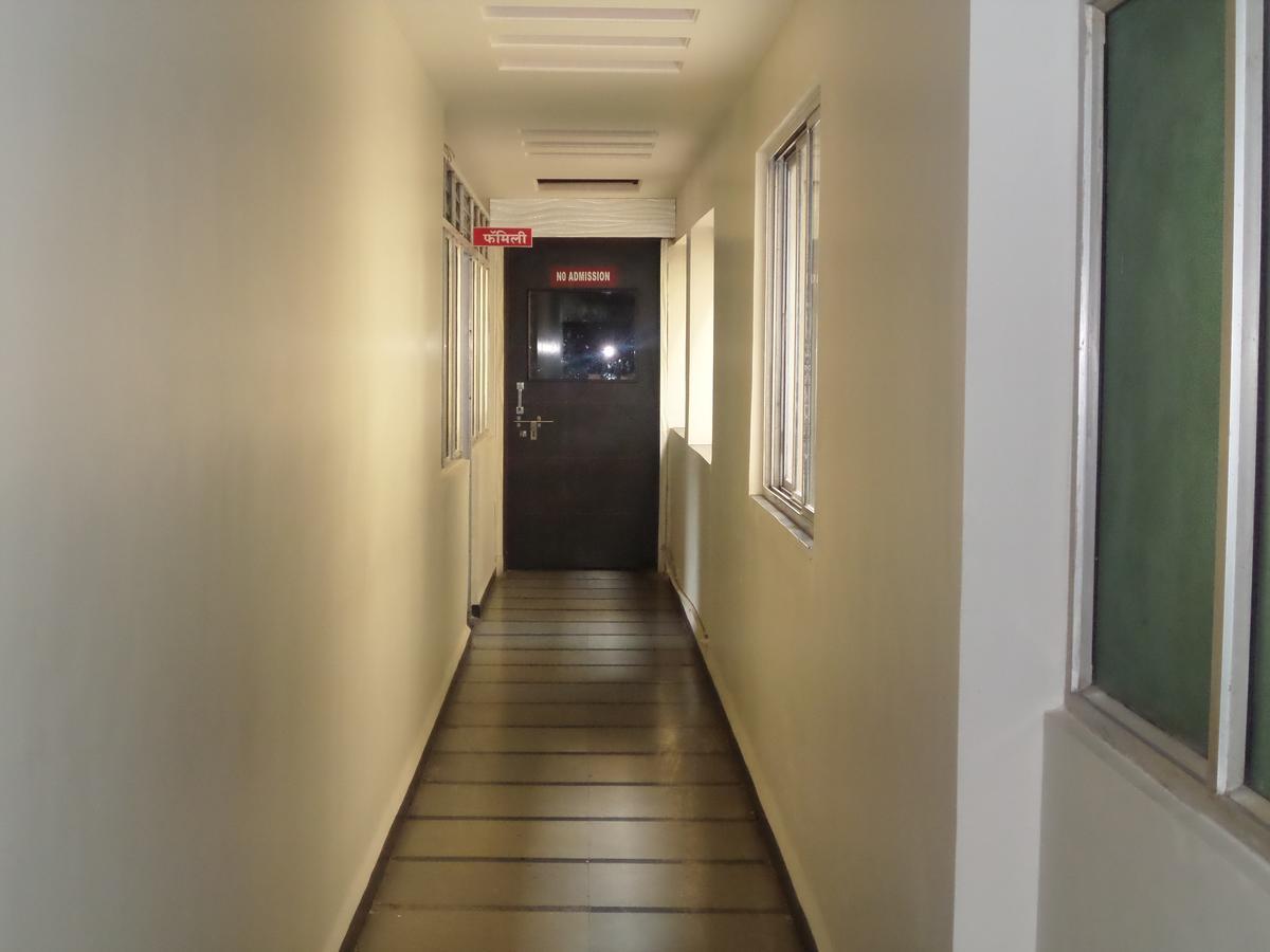 Hotel Sadanand Sāngli Buitenkant foto