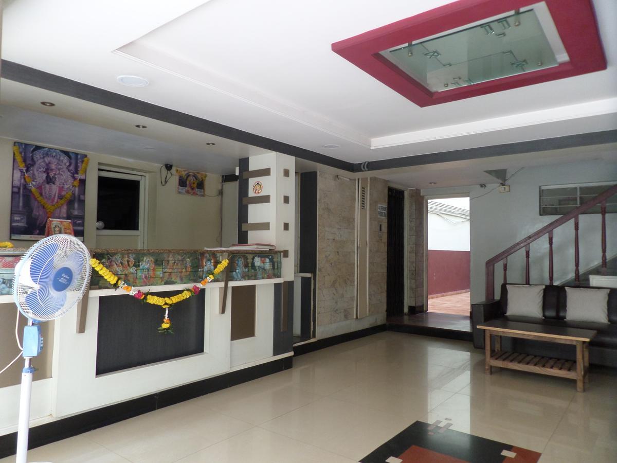 Hotel Sadanand Sāngli Buitenkant foto