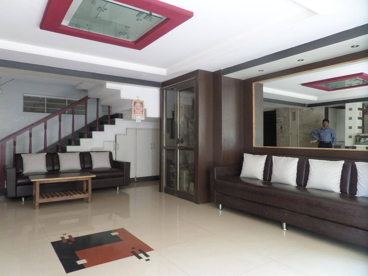 Hotel Sadanand Sāngli Buitenkant foto