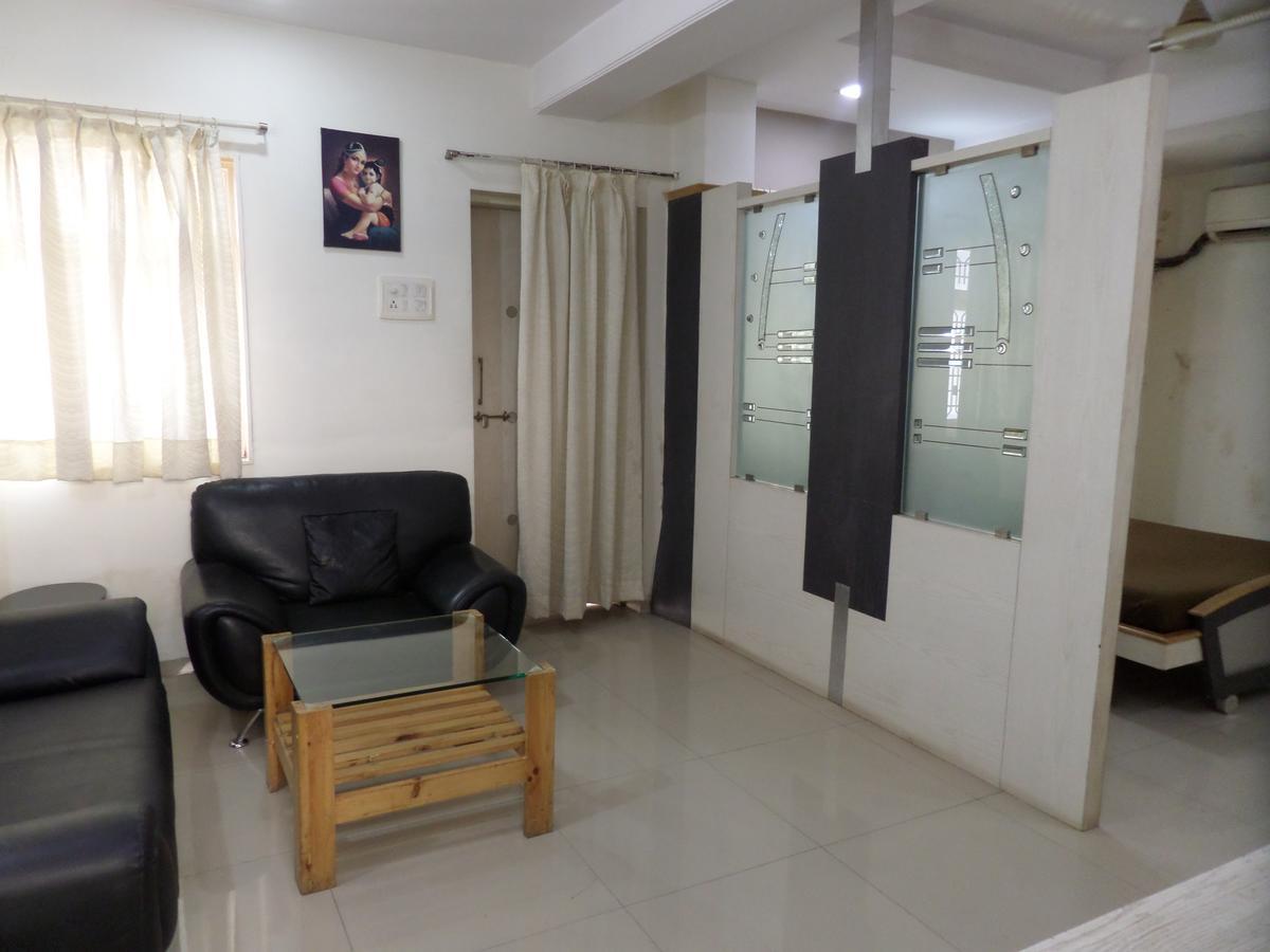 Hotel Sadanand Sāngli Buitenkant foto